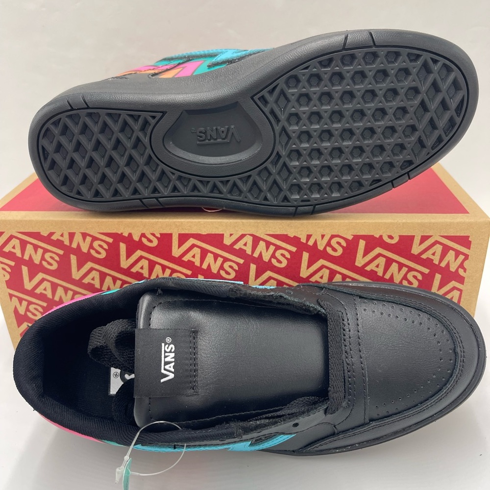 Vans Men’s Lowland Cc (Fader) Black/Multi
VN0A4TZY9OL
Black Multicolor Sneakers - Picture 4 of 16